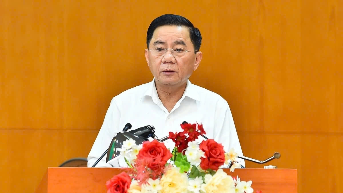 Senior Party official departs for official visits to Laos and Cambodia